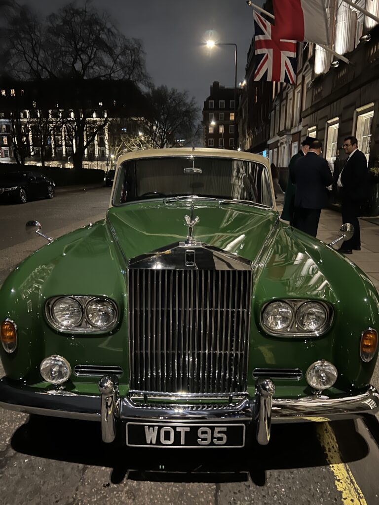 rolls royce hire in london by vipcars chauffeurs