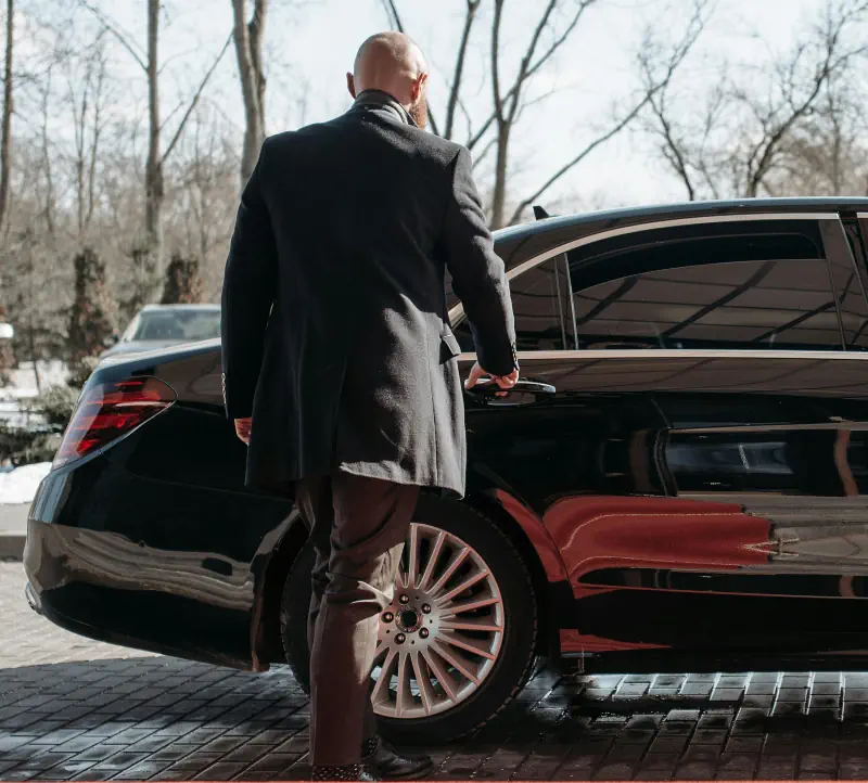 Experienced and Licensed London Chauffeurs by vipcars