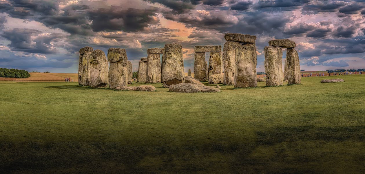 London Luxury Chauffeur Service to Stonehenge