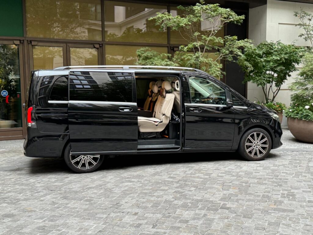 Chauffeur-driven luxury cars for corporate retreats