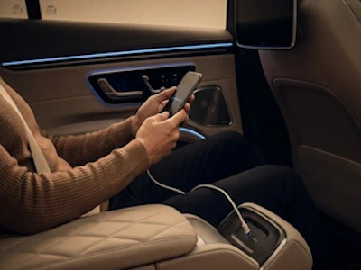 mercedes eqs usb charging and wifi conectivity