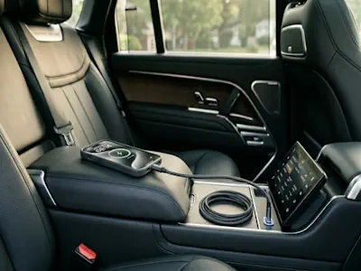 range rover chauffeur service wifi charging