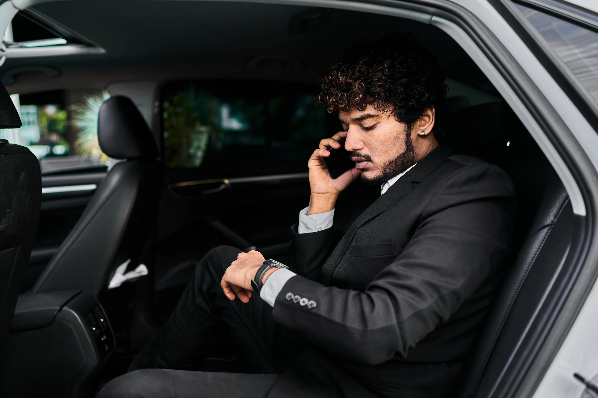 London Luxury Travel & Chauffeur Insights | VIPCARS 7 VIPCARS Chauffeurs Book a Rolls Royce chauffeur Luton service for private jet & FBO transfers. Phantom, Ghost & Cullinan with professional chauffeurs. Get your quote today.